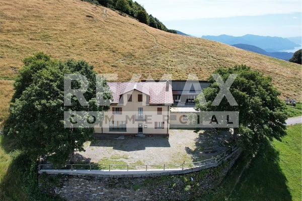 Ristorante con camere e ostello 2