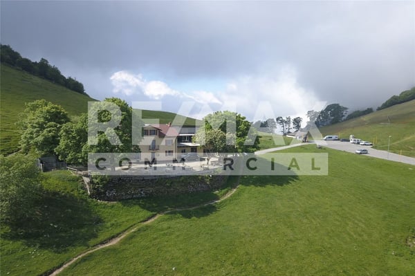 Ristorante con camere e ostello