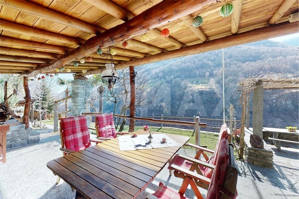 Casa Ticinese di 1 locali con prato e bosco 3