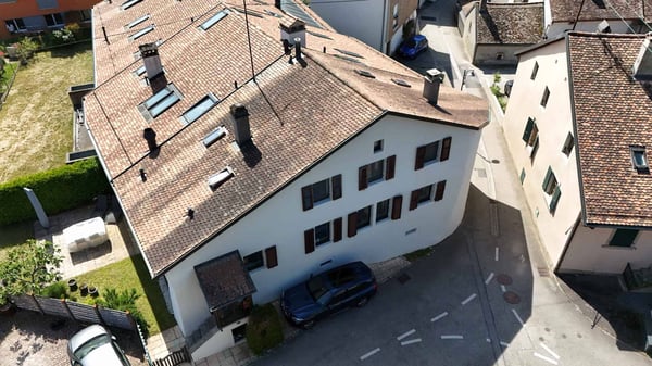 Maison de charme et authentique du 17ème siècle au cur du bourg avec jardin et terrasse 13