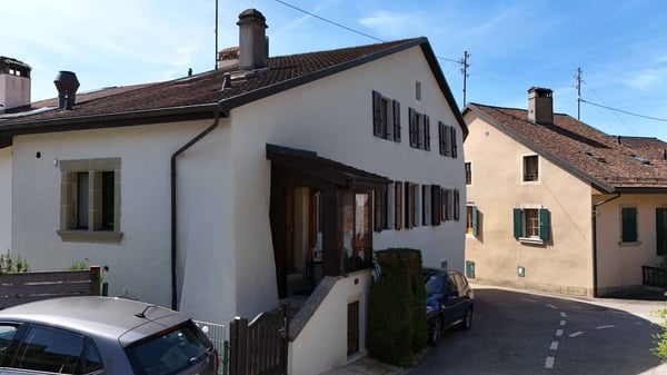 Maison de charme et authentique du 17ème siècle au cur du bourg avec jardin et terrasse 12
