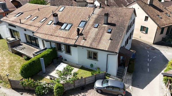 Maison de charme et authentique du 17ème siècle au cur du bourg avec jardin et terrasse 11