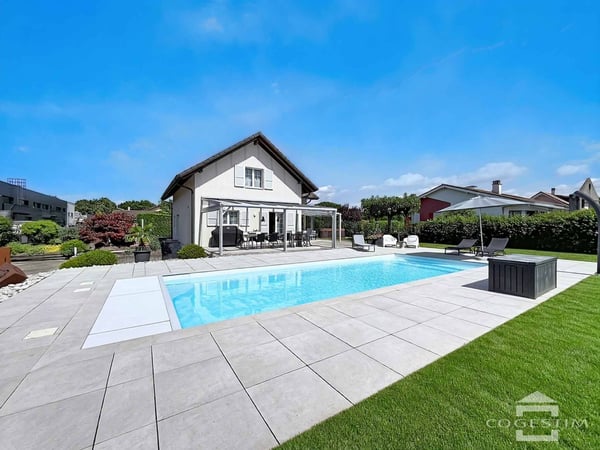Villa individuelle de 5.5 pièces avec piscine 1