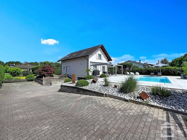 Villa individuelle de 5.5 pièces avec piscine 2