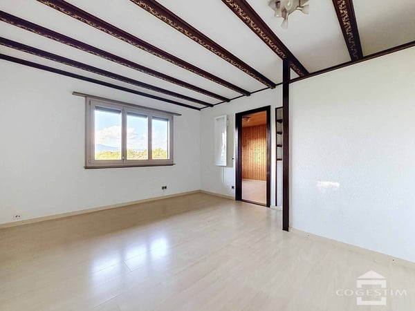 Charmant chalet 4.5 pièces avec vue dégagée 5