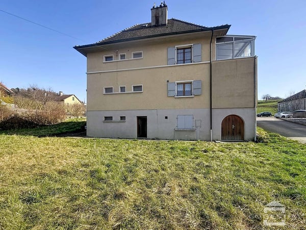 Maison de 7 pièces avec plus de 1'500m² de jardin 4