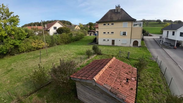 Maison de 7 pièces avec plus de 1'500m² de jardin 13