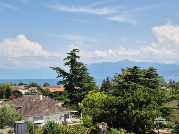 Disponible de suite Bel appartement de 4.5 pièces au cur de La Côte 11