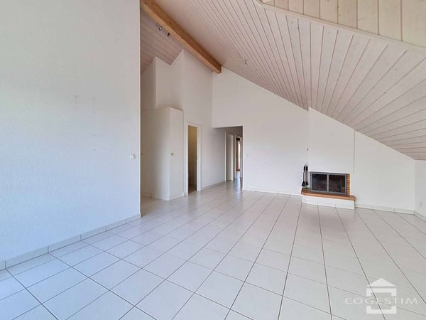 Disponible de suite Bel appartement de 4.5 pièces au cur de La Côte 13