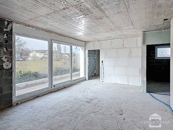 Grande maison mitoyenne disponible rapidement 8