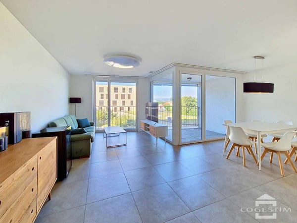Appartement de 3,5 pièces à 50 mètres du Léman et à 5 minutes du centre-ville