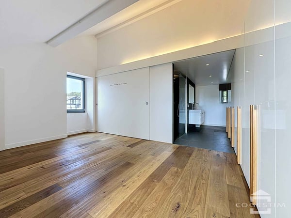Maison de village mitoyenne de 6.5 pièces entièrement rénovée 11