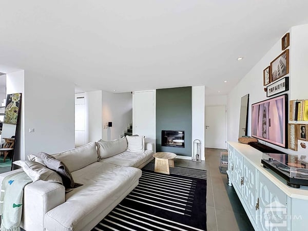 Maison de village mitoyenne de 6.5 pièces entièrement rénovée 5