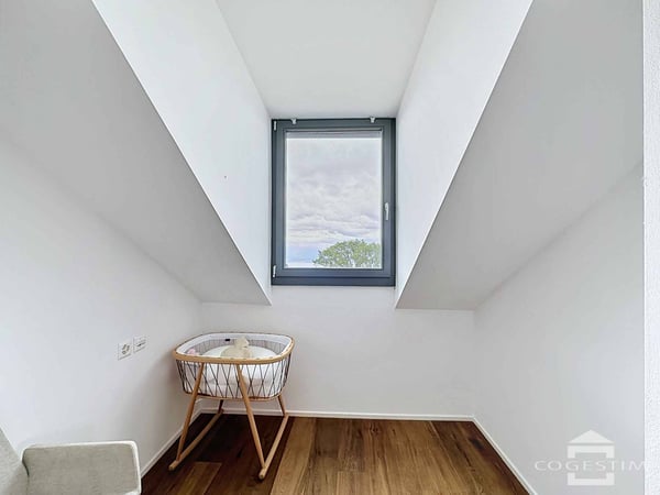 Maison de village mitoyenne de 10.5 pièces entièrement rénovée 11