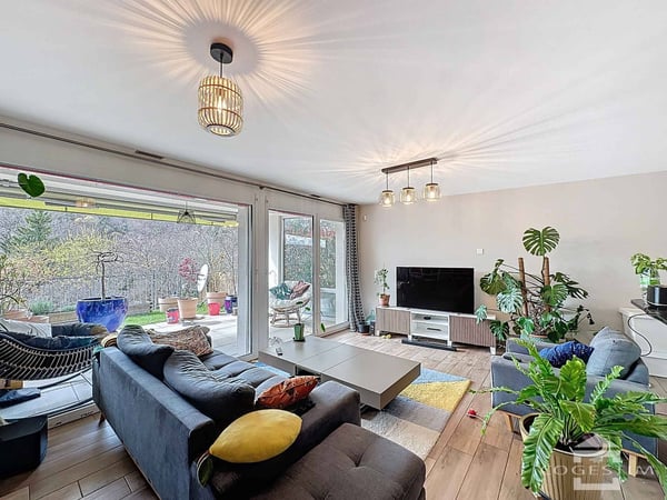 Appartement de 4.5 pièces avec terrasse à Begnins 1