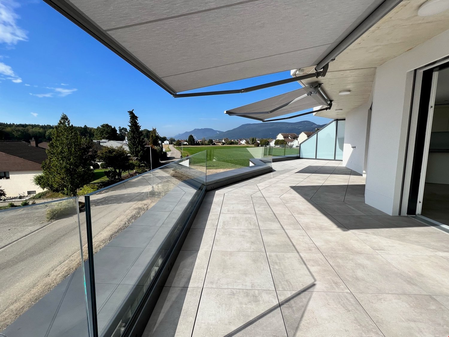 Bild 3.5 Zimmer-Attika mit 105 m2 Wohnfläche und 74 m2 Terrasse (C10)