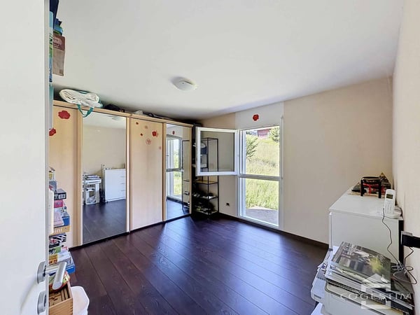 Villa mitoyenne contemporaine de 6.5 pièces 10