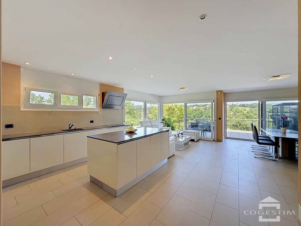 Villa mitoyenne contemporaine de 6.5 pièces 6