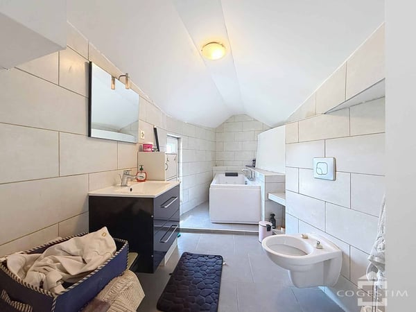 Maison villageoise de 8.5 pièces avec jardin et garage 8