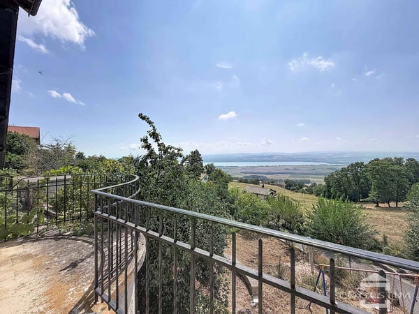 Charmante maison familiale avec grange et dépendance privée 12