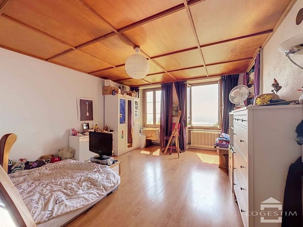 Charmante maison familiale avec grange et dépendance privée 3