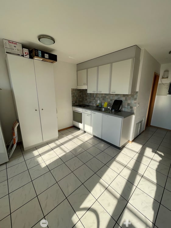 Möbliertes Zimmer in Grossraumwohnung 5