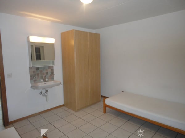 Möbliertes Zimmer in Grossraumwohnung 4