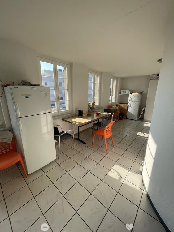 Möbliertes Zimmer in Grossraumwohnung 7
