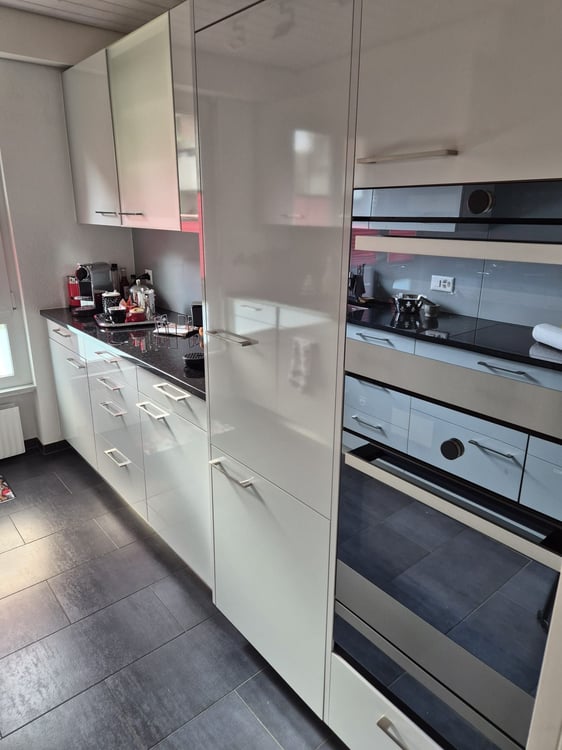 Schöne und gepflegte 3.5-Zimmer-Wohnung im Erdgeschoss  plus EH in Nidau 8