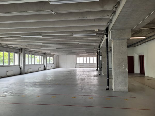 Surfaces artisanales et/ou industrielles flexibles de 650 m2 à louer 6
