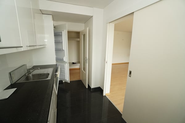 Helle 3.5 Zimmerwohnung mit grosser Dachterrasse 10