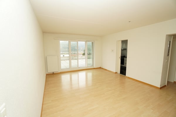 Helle 3.5 Zimmerwohnung mit grosser Dachterrasse 2