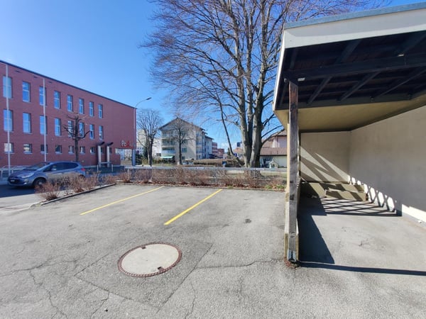 Aussenparkplatz in Düdingen 3