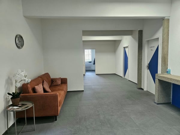 Helles Büro oder Praxis an ruhiger Lage in Aarberg 13