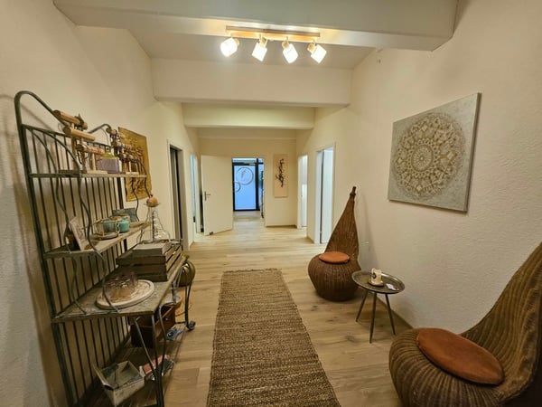 Helles Büro oder Praxis an ruhiger Lage in Aarberg 5