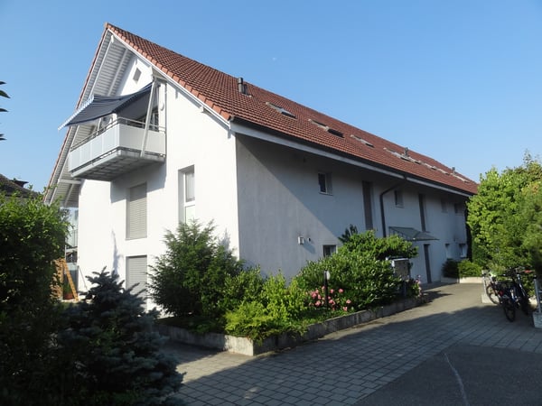 Charmante Dachwohnung im ruhigen Quartier