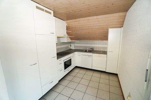 Charmante Dachwohnung im ruhigen Quartier 5