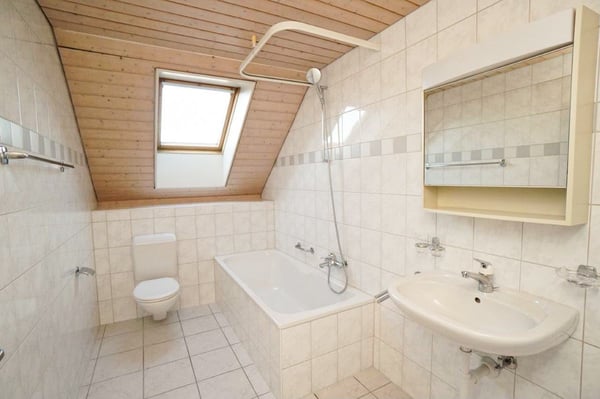 Charmante Dachwohnung im ruhigen Quartier 9