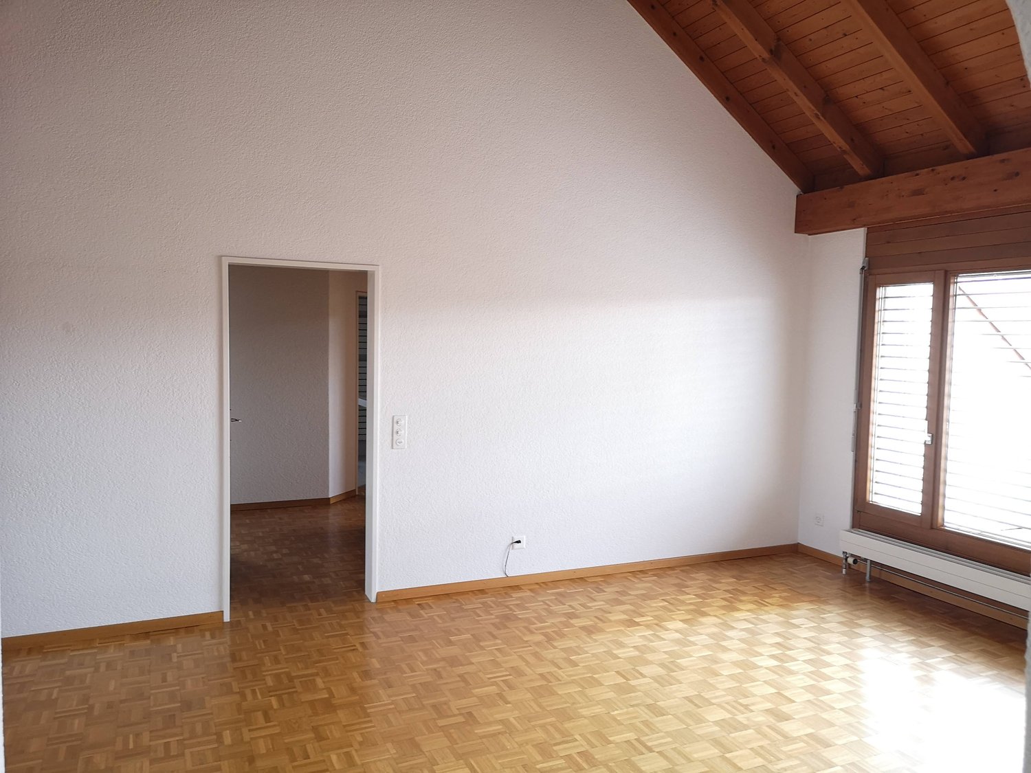 Bild Charmante 5.5 Zimmer Dachwohnung