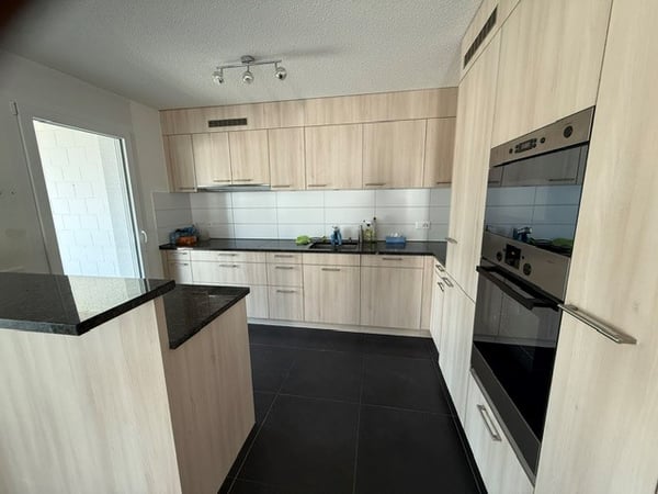 Moderne 4.5 Zimmer-Wohnung mit Balkon und schöner Aussicht in Dulliken 3