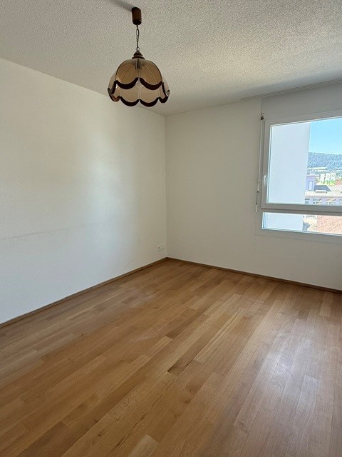Moderne 4.5 Zimmer-Wohnung mit Balkon und schöner Aussicht in Dulliken 6