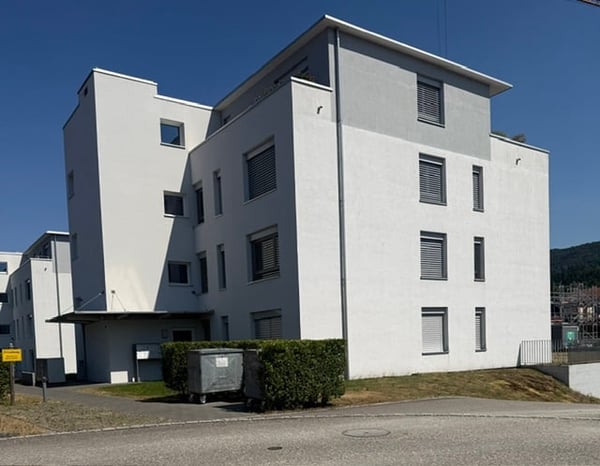 Moderne 4.5 Zimmer-Wohnung mit Balkon und schöner Aussicht in Dulliken 1