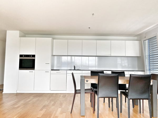 Moderne, helle 3.5-Zimmer-Attika-Wohnung mit grosser Terrasse 2