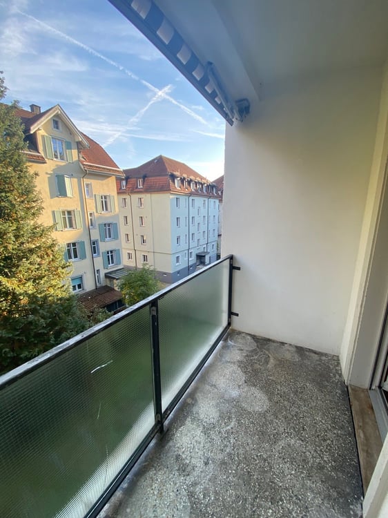 Helle 4-Zimmer-Wohnung mit Balkon und schöner Aussicht in St. Gallen 5