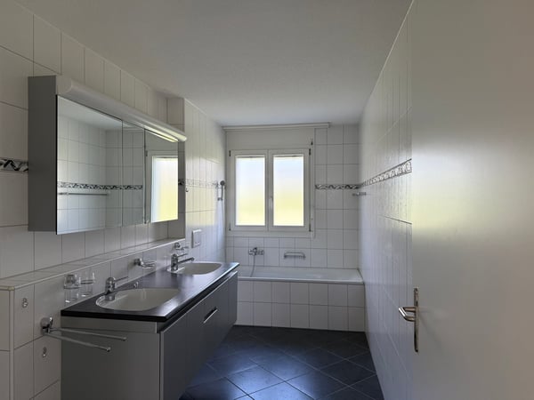 Helle und ruhig gelegene 4.5-Zimmerwohnung mit grossem Balkon 6
