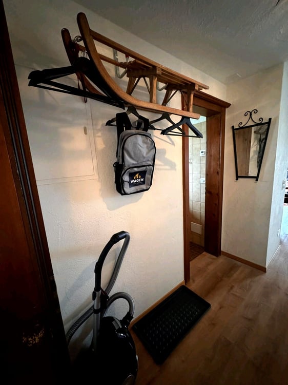 Charmante 2.5-Zimmer-Wohnung an der Bahnhofstrasse in Davos Dorf 3
