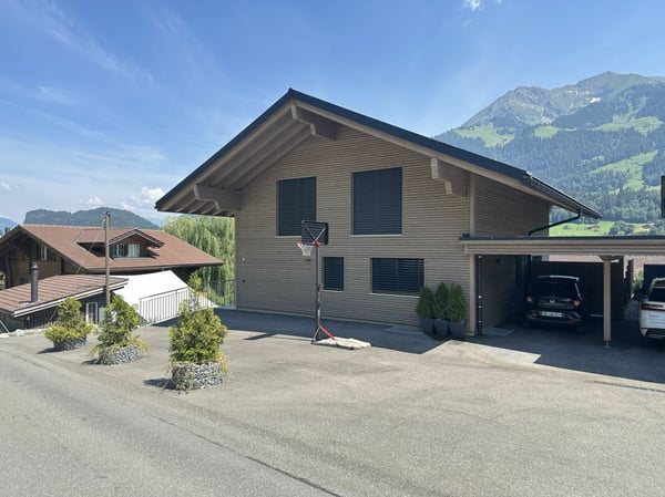 5½-Zimmer-Einfamilienhaus mit Top Ausbau an wunderbar Lage 1