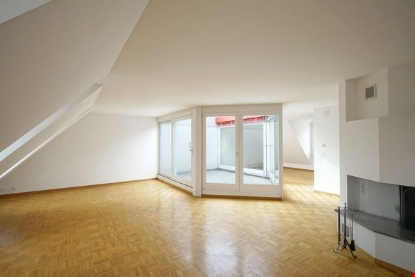 5½ Zimmer-Dachwohnung mit Atrium (3 abgeschlossene Räume)