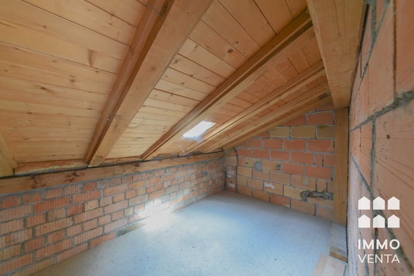 3-Zimmer-Dachwohnung in Brügg 8