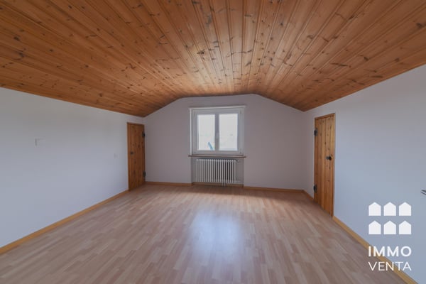 3-Zimmer-Dachwohnung in Brügg 7